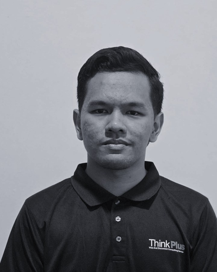 A member of the ThinkPlus visa and document team