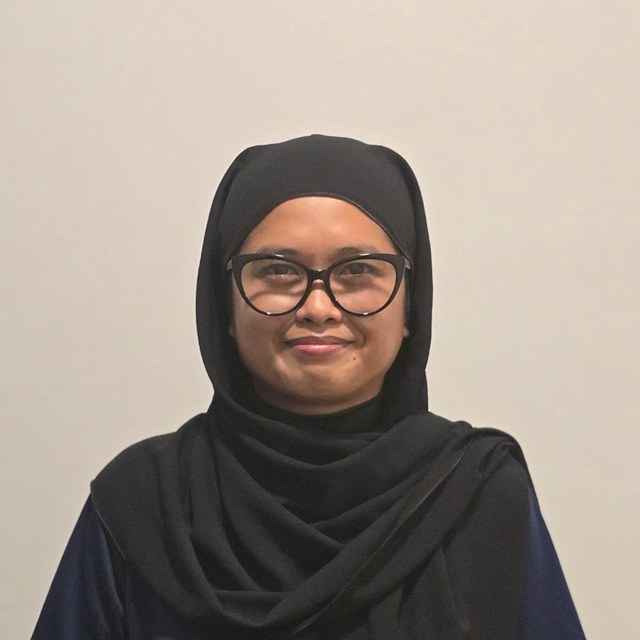 A member of the ThinkPlus visa and document team